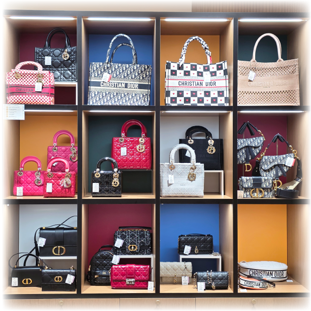 GOMAS店内で販売されているバッグ